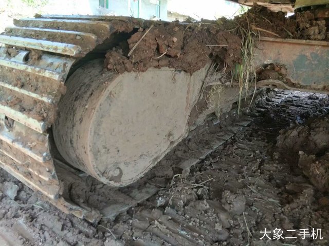 山东临工 LG6135E 挖掘机