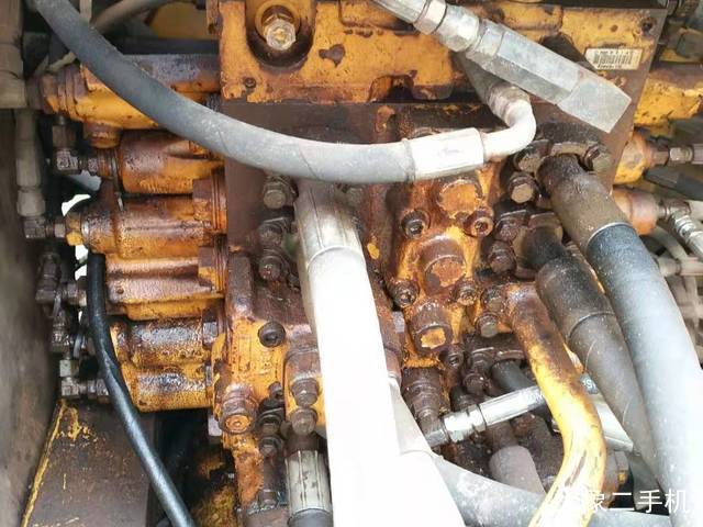 小松 PC240LC-8 挖掘机