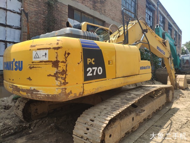 小松 PC240LC-8 挖掘机