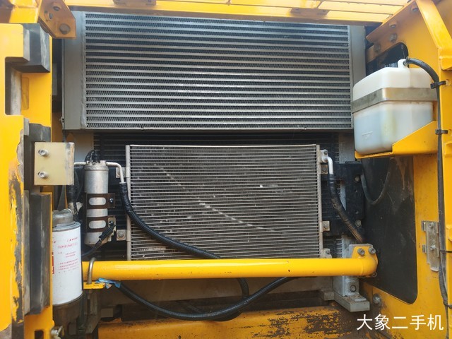 龙工 LG6220D 挖掘机