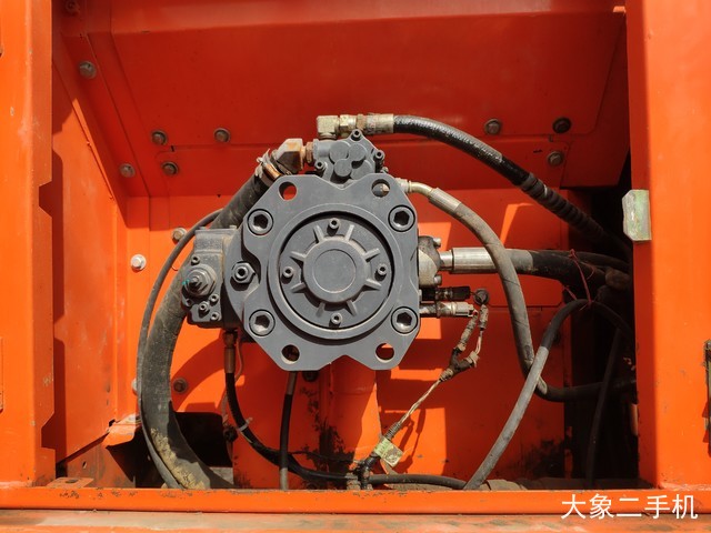 斗山 DX260LC 挖掘机