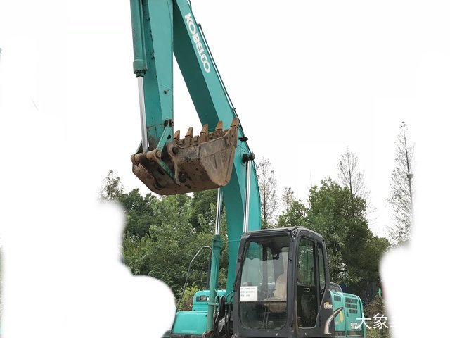 神钢 SK210LC-8 挖掘机