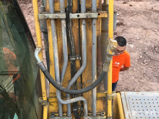 徐工 XE135B 挖掘机