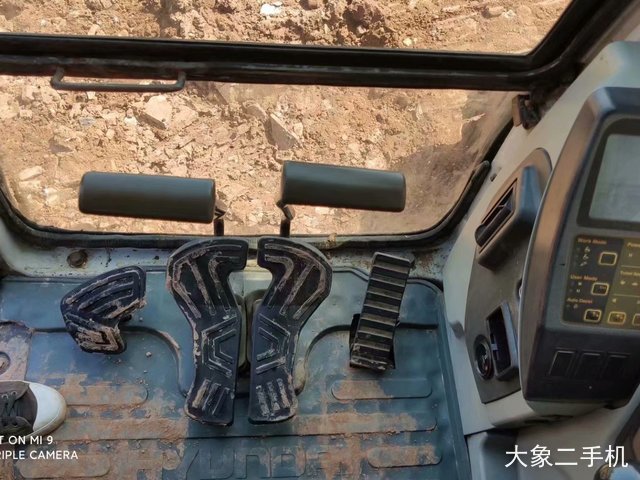 现代 R225LC-7 挖掘机