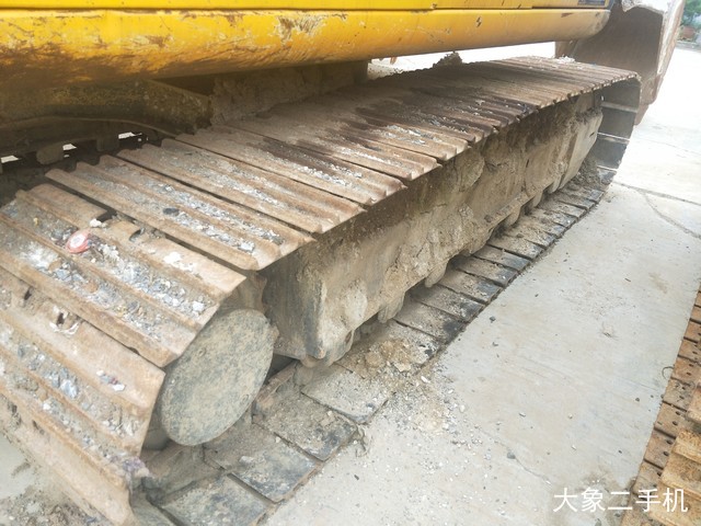 徐工 XE150D 挖掘机