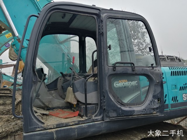 神钢 SK250-8 挖掘机