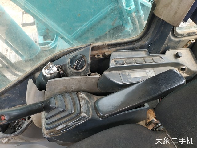 神钢 SK250-8 挖掘机