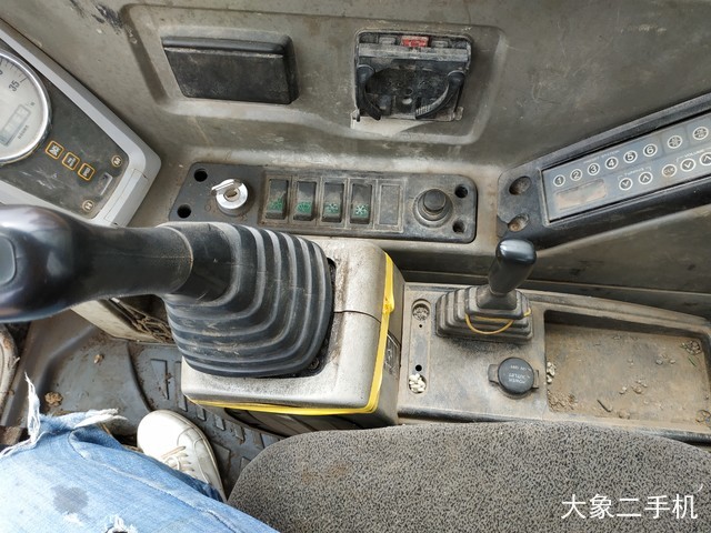 现代 R60-7 挖掘机