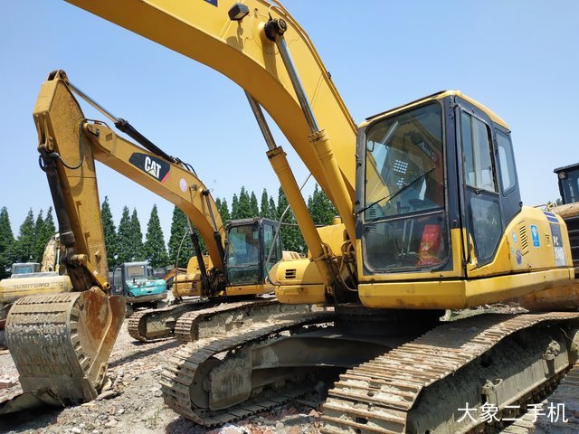 小松 PC220-7 挖掘机