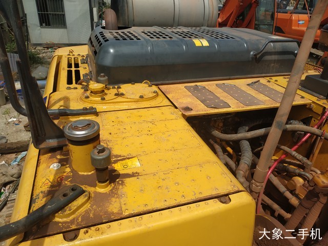 小松 PC240LC-8M0 挖掘机