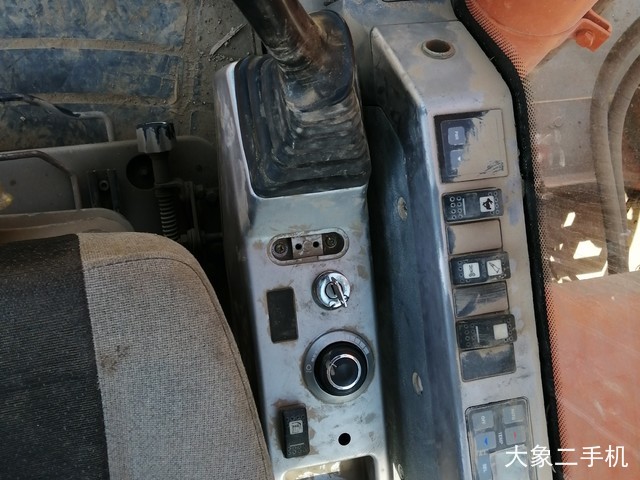 斗山 DX260LC 挖掘机