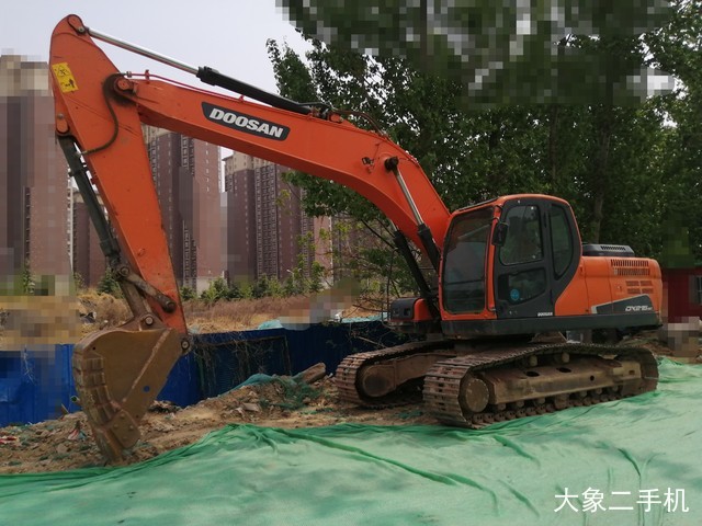 斗山 DX215-9C 挖掘机