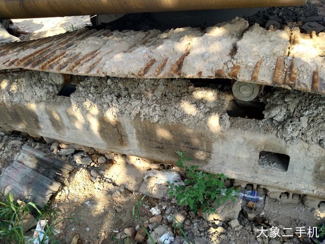 徐工 XE260C 挖掘机