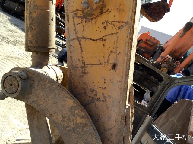 雷沃重工 FR65V8 挖掘机