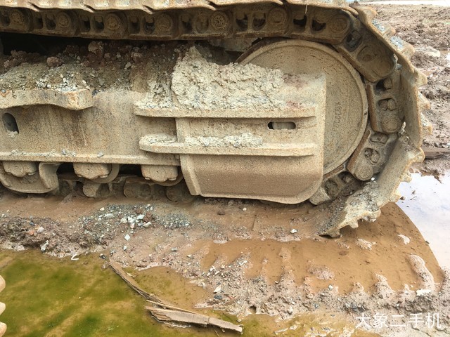 徐工 XE270DK 挖掘机