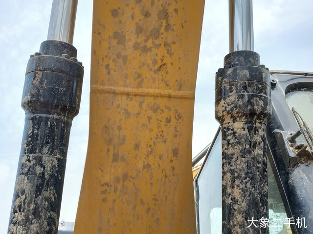 卡特彼勒 323DL 挖掘机