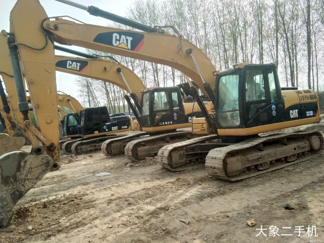 卡特彼勒 323DL 挖掘机