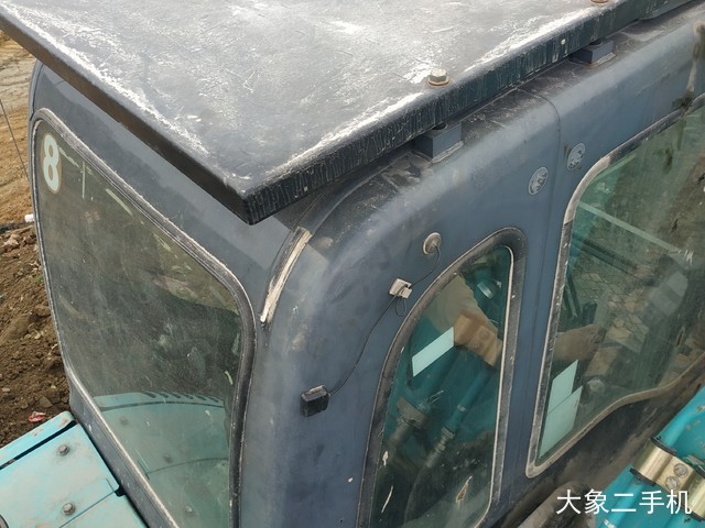 神钢 SK270D-8 挖掘机