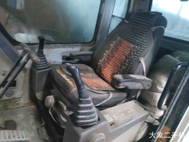 现代 R225LC-7 挖掘机