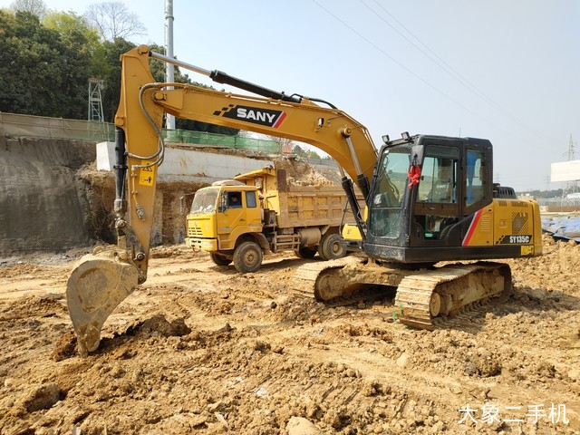 三一重工 SY135C 挖掘机