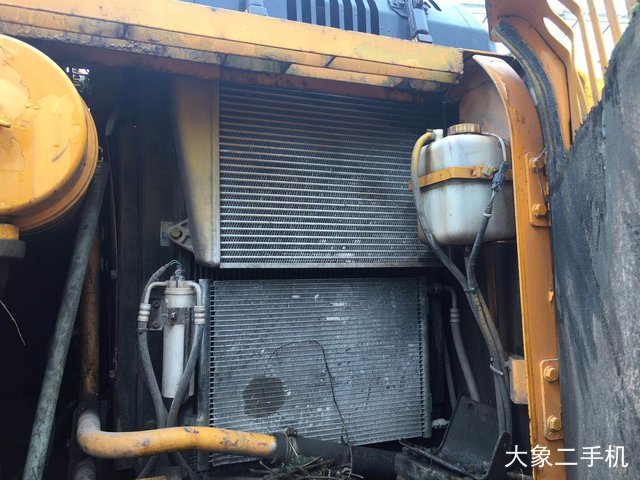 现代 R150LC-7 挖掘机