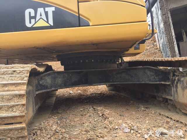 卡特彼勒 323DL 挖掘机