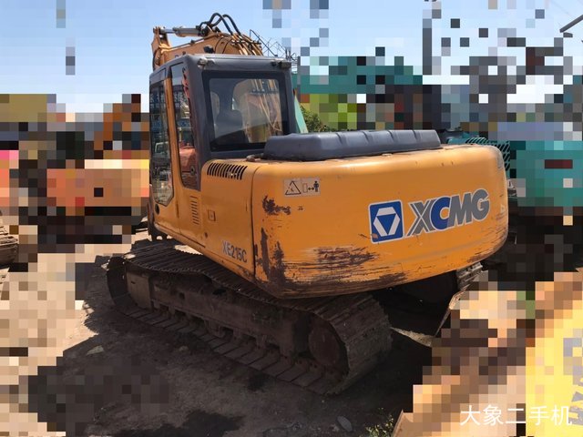 徐工 XE150D 挖掘机