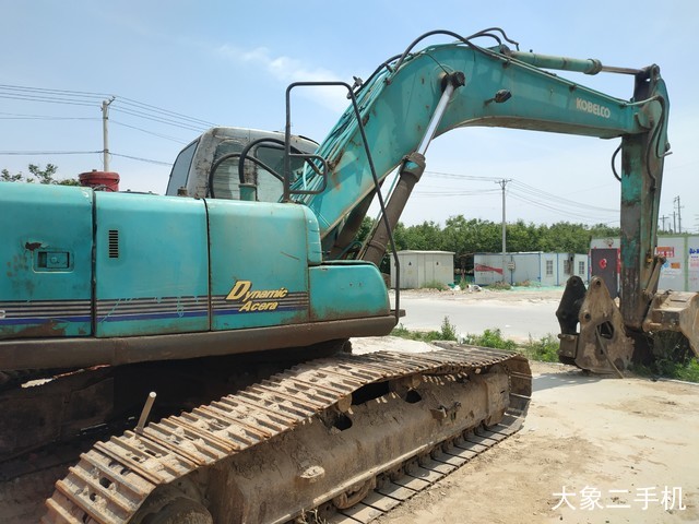 神钢 SK230 挖掘机