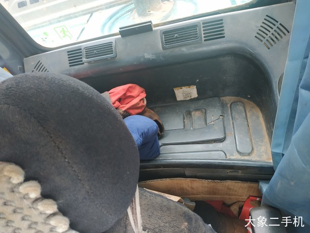 神钢 SK260LC-8 挖掘机