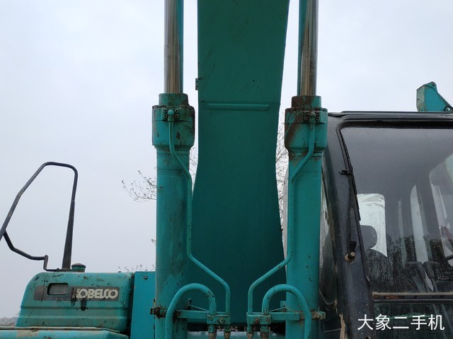 神钢 SK250-8 挖掘机