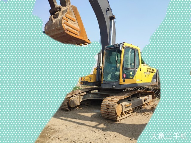 沃尔沃 EC240BLC 挖掘机