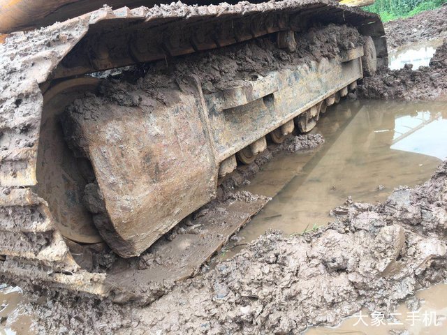 现代 R150LC-7 挖掘机