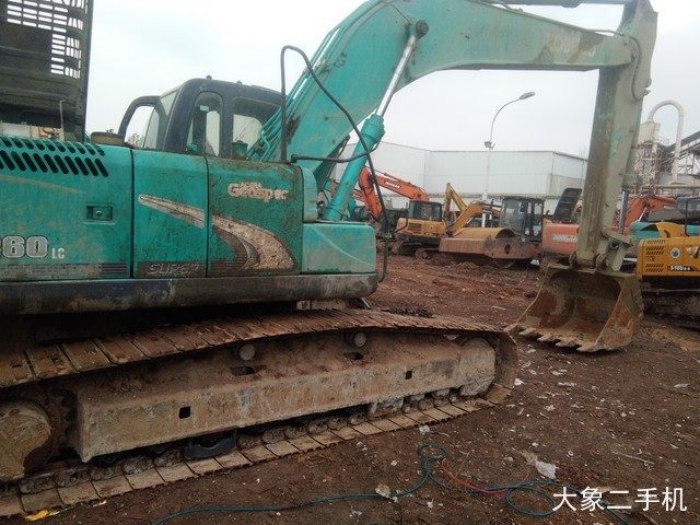 神钢 SK260LC-8 挖掘机