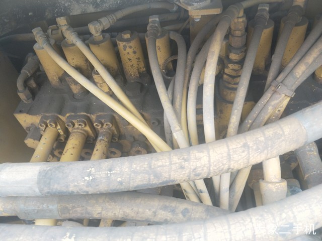 卡特彼勒 323DL 挖掘机