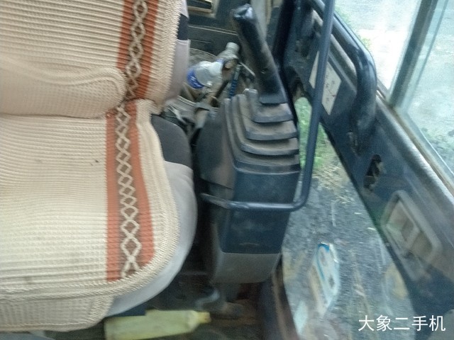 神钢 SK140LC-8 挖掘机