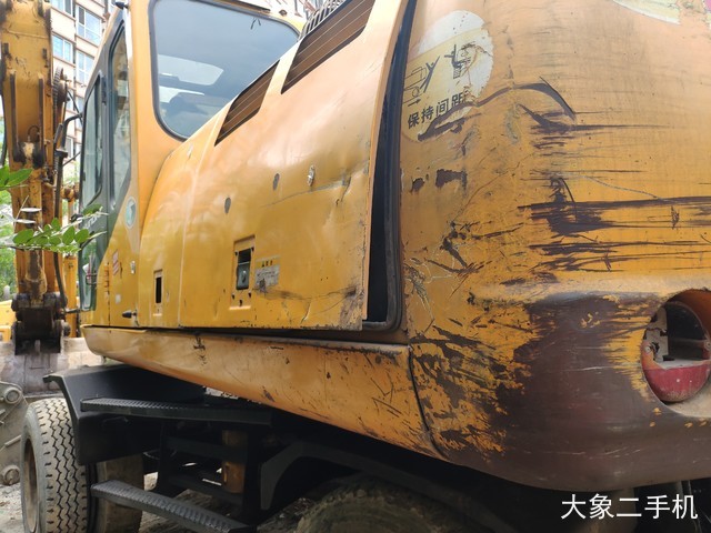 现代 R210W-5 挖掘机