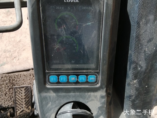 雷沃重工 FR220E 挖掘机