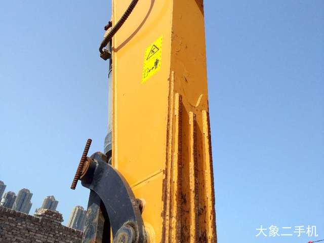 三一重工 SY235C-8 挖掘机