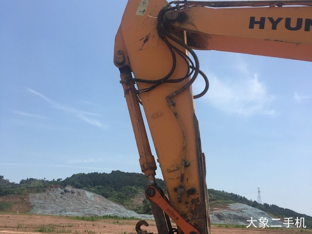 现代 R225LC-7 挖掘机