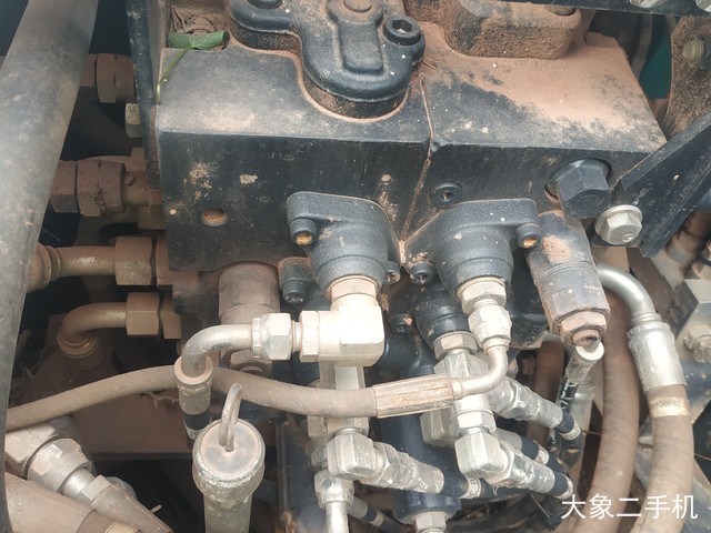 神钢 SK130 挖掘机