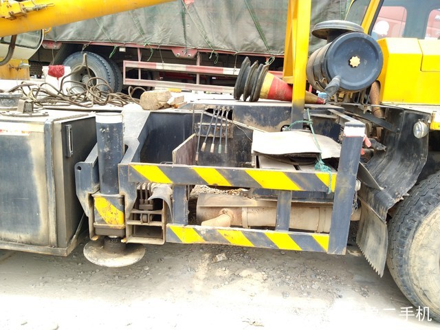 徐工 QY16D 起重机