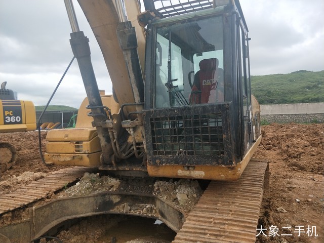 卡特彼勒 325D 挖掘机