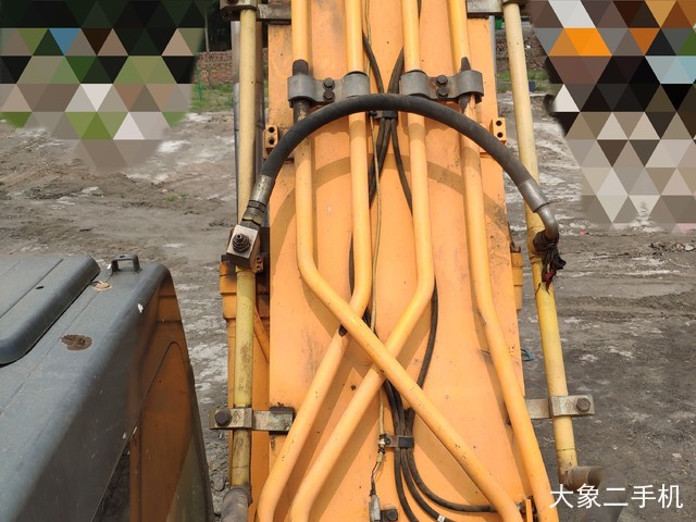 现代 R265LC-7 挖掘机