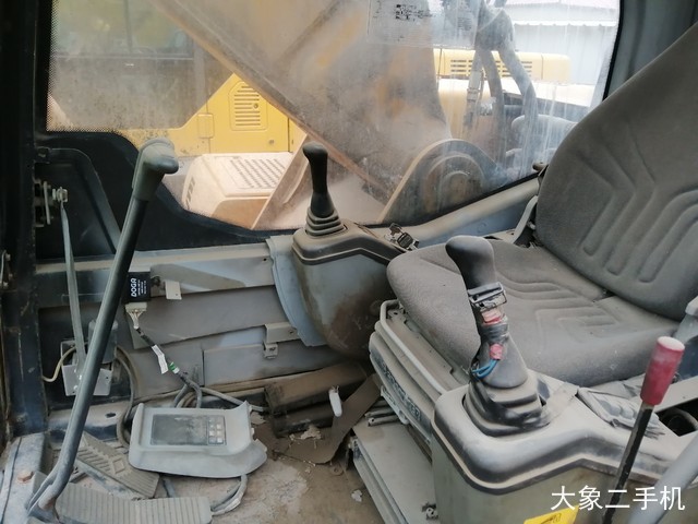 雷沃重工 FR330 挖掘机