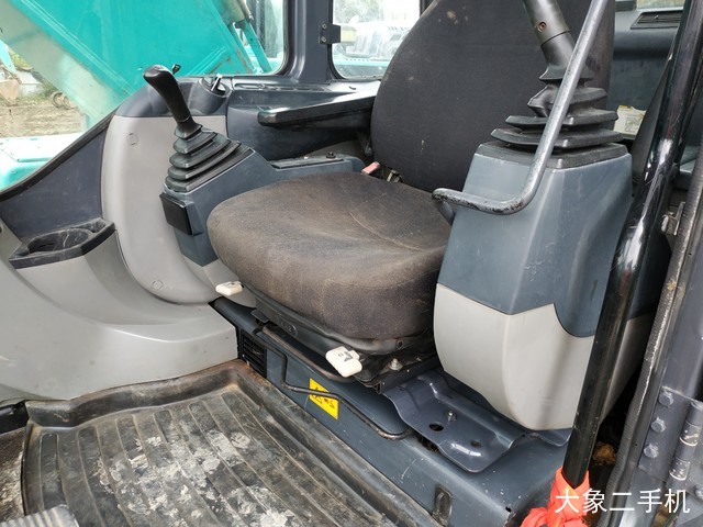 神钢 SK260LC-8 挖掘机