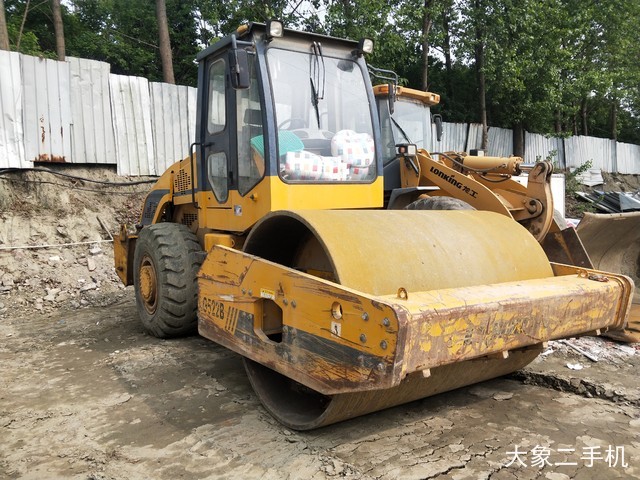 龙工 LG522B 压路机