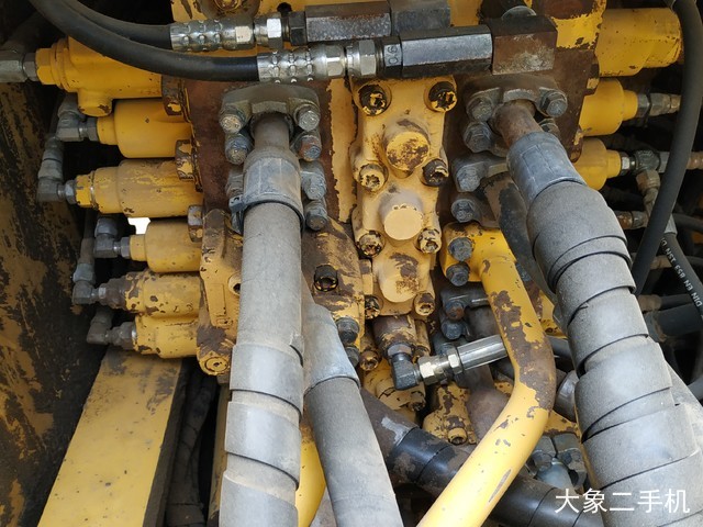 小松 PC200-8 挖掘机