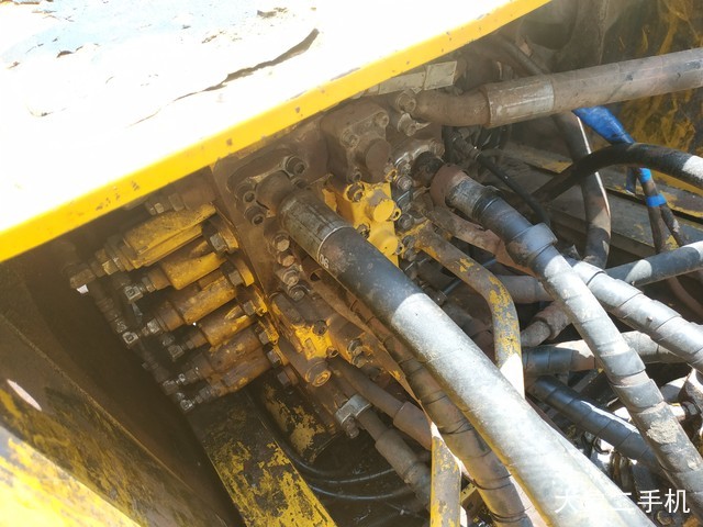 小松 PC210LC-8(800mm履带板) 挖掘机