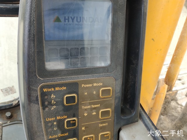 现代 R265LC-7 挖掘机