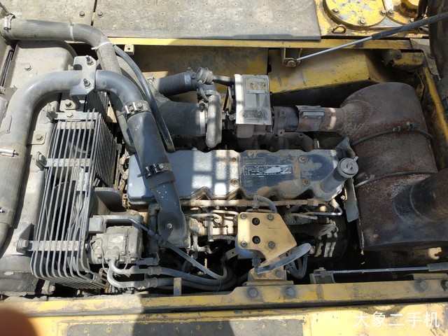 小松 PC240LC-8 挖掘机